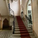 Dans L'ancien Palace Du Mont-dore
