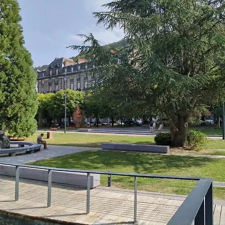 Dans L'ancien Palace Du Mont-dore * Le Mont-Dore