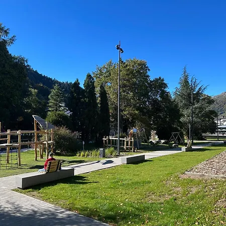 Dans L'ancien Palace Du Mont-dore Apartament